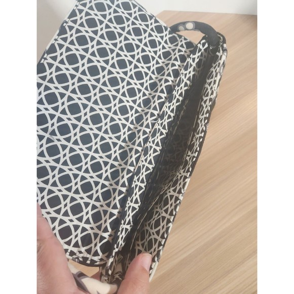 Vera Bradley Knot Just a Clutch in Night & Day - Purse - Handbag - Black & White - Picture 5 of 8